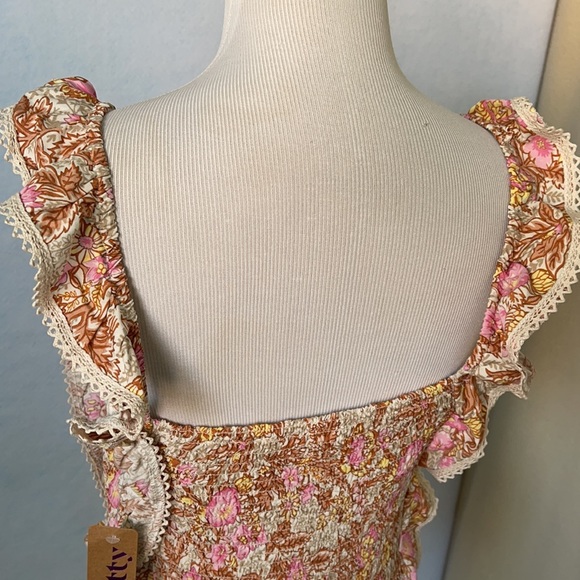 VanillaStar Floral ElasticRuched Ruffle Halter Top - Picture 5 of 10